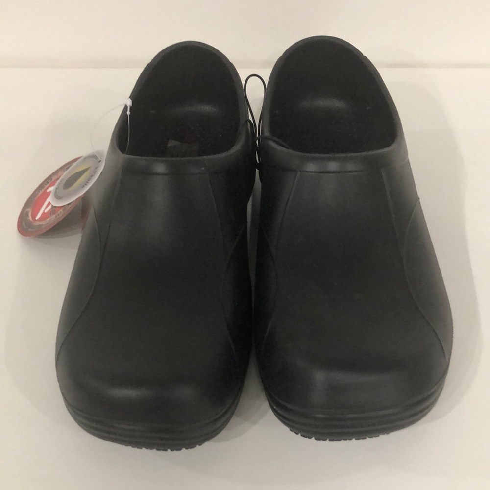 Tred Safe slip resistant footwear Slipper